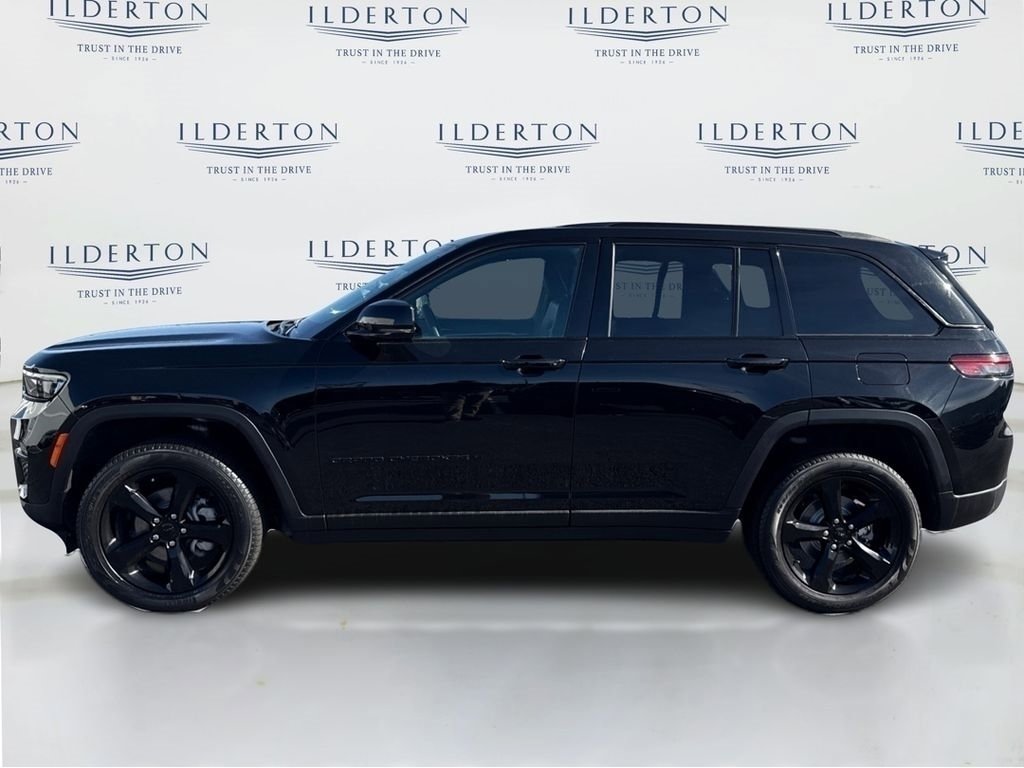 Used 2024 Jeep Grand Cherokee Limited w/ Black Appearance Package image 10