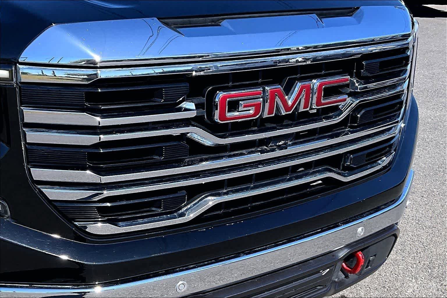 Used 2023 GMC Sierra 1500 SLT w/ SLT Premium Plus Package AWD/4WD image 33