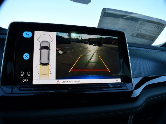 New 2025 Volkswagen Atlas Cross Sport SEL AWD/4WD image 14