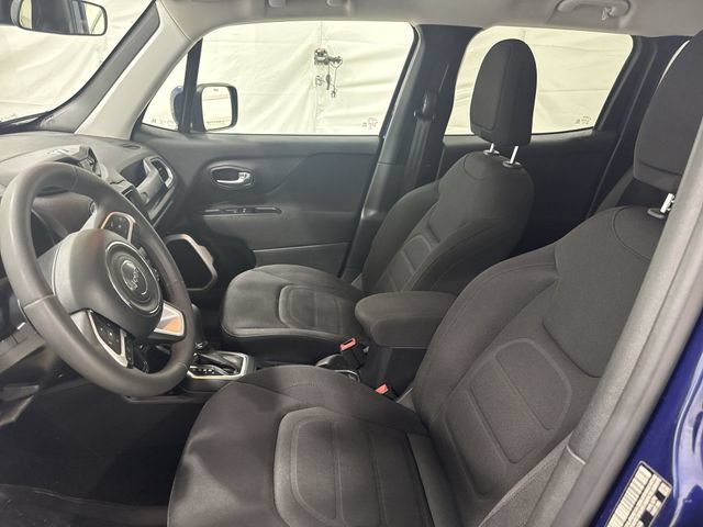 Used 2018 Jeep Renegade Latitude FWD image 19