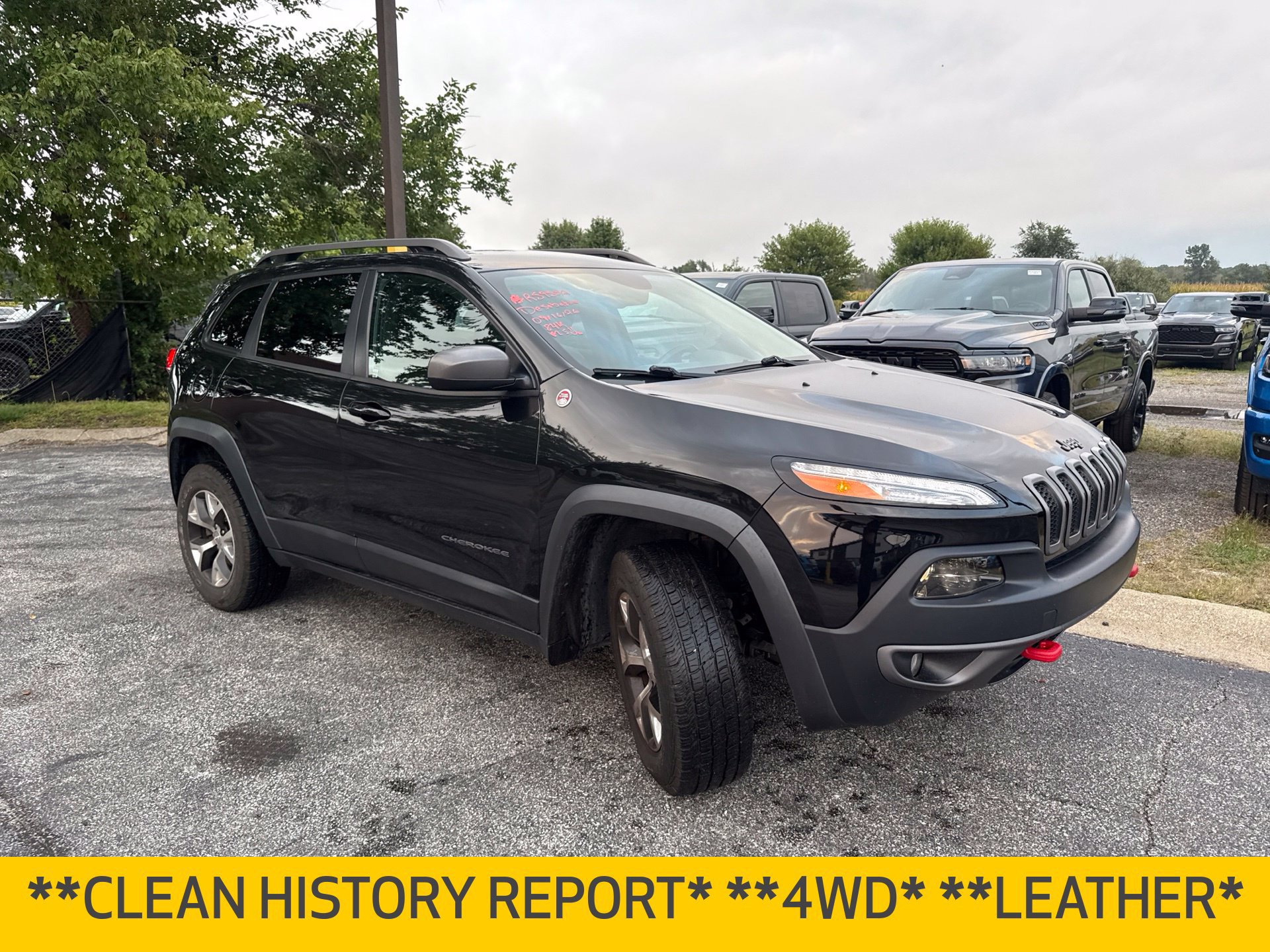Used 2014 Jeep Cherokee Trailhawk w/ Comfort/Convenience Group AWD/4WD image 5