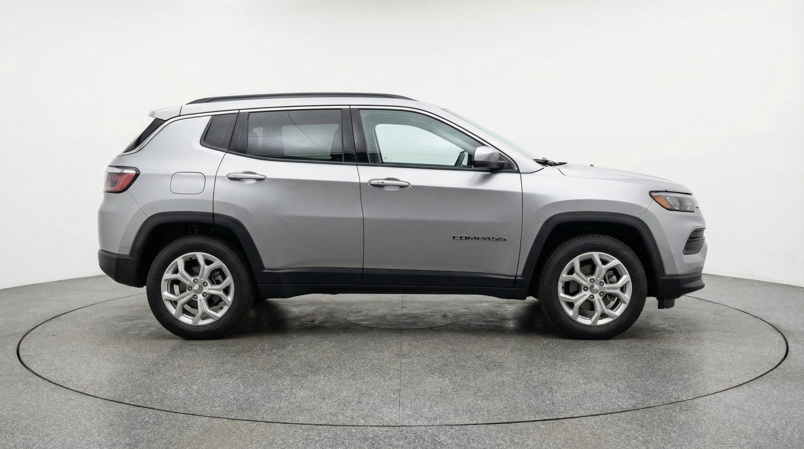 Used 2025 Jeep Compass Latitude AWD/4WD image 11