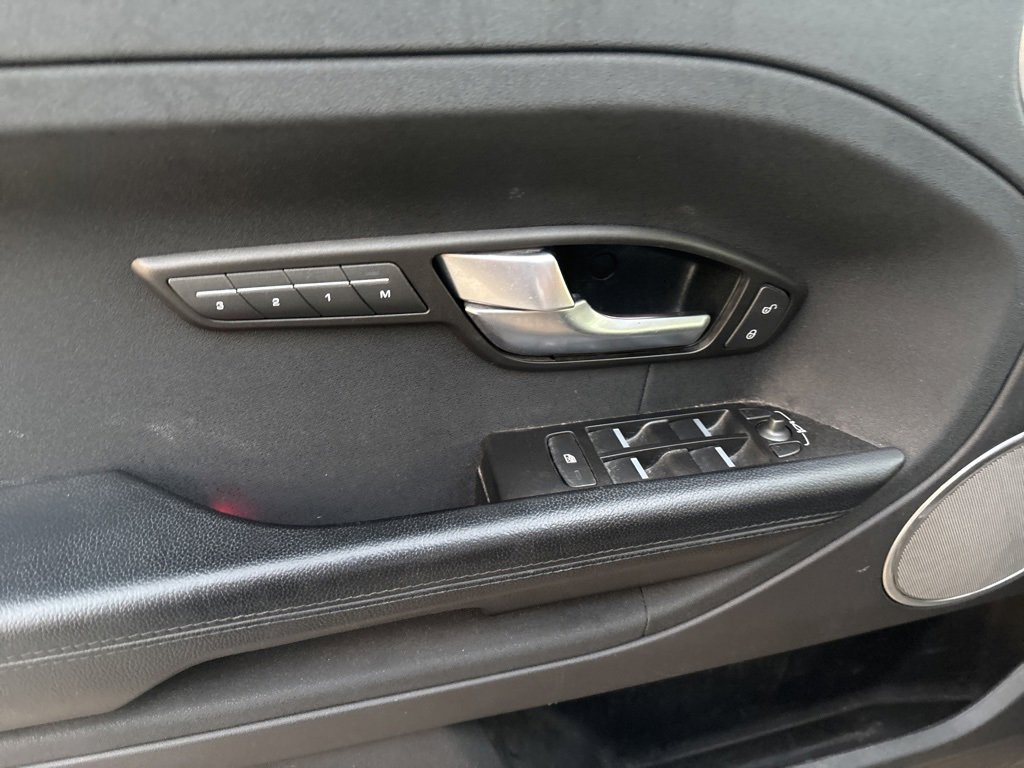 Used 2015 Land Rover Range Rover Evoque Pure Plus image 10