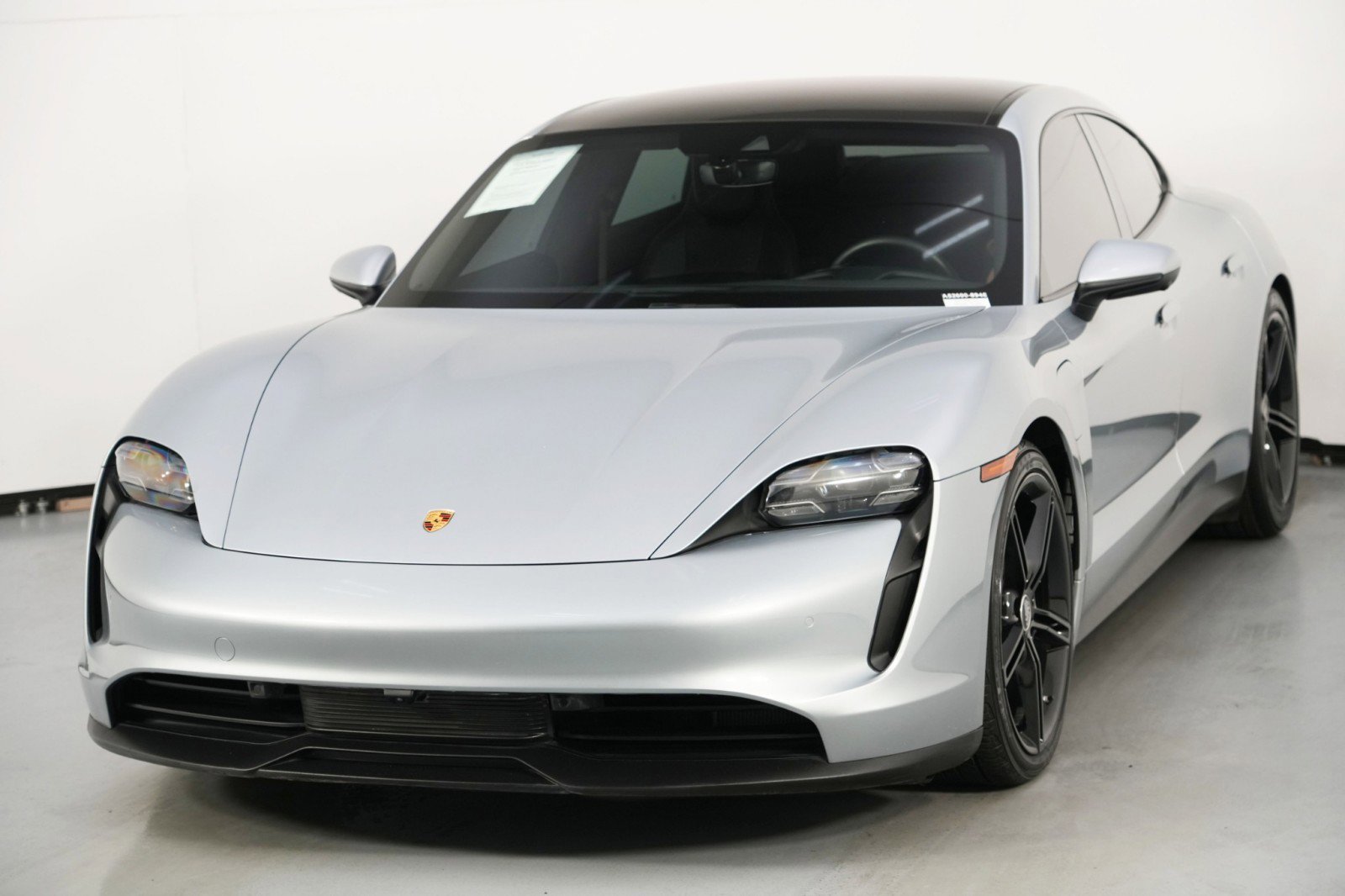 Used 2020 Porsche Taycan 4S w/ Premium Package image 48