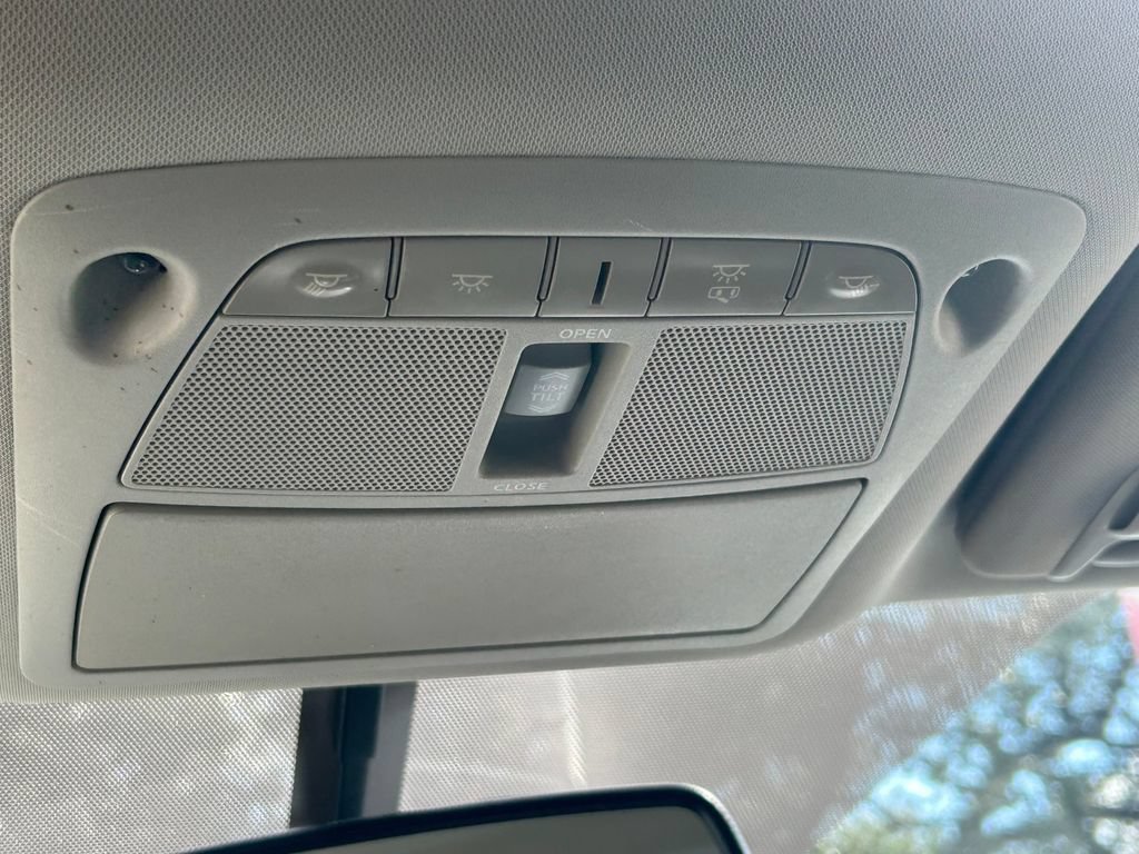 Used 2017 Nissan Murano Platinum w/ Platinum Technology Package FWD image 19