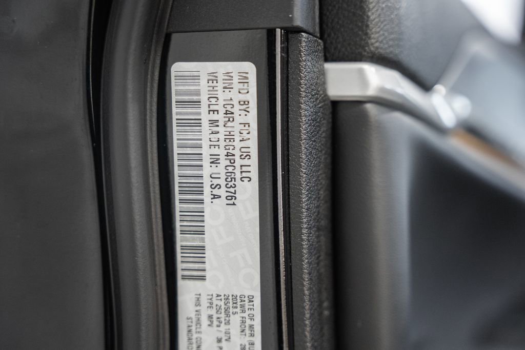 Certified 2023 Jeep Grand Cherokee Limited w/ Black Appearance Package image 45