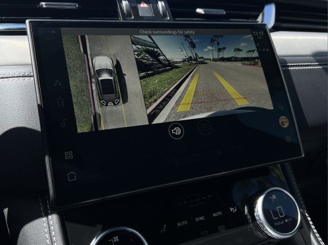 Used 2025 Jaguar F-PACE R-Dynamic S image 28