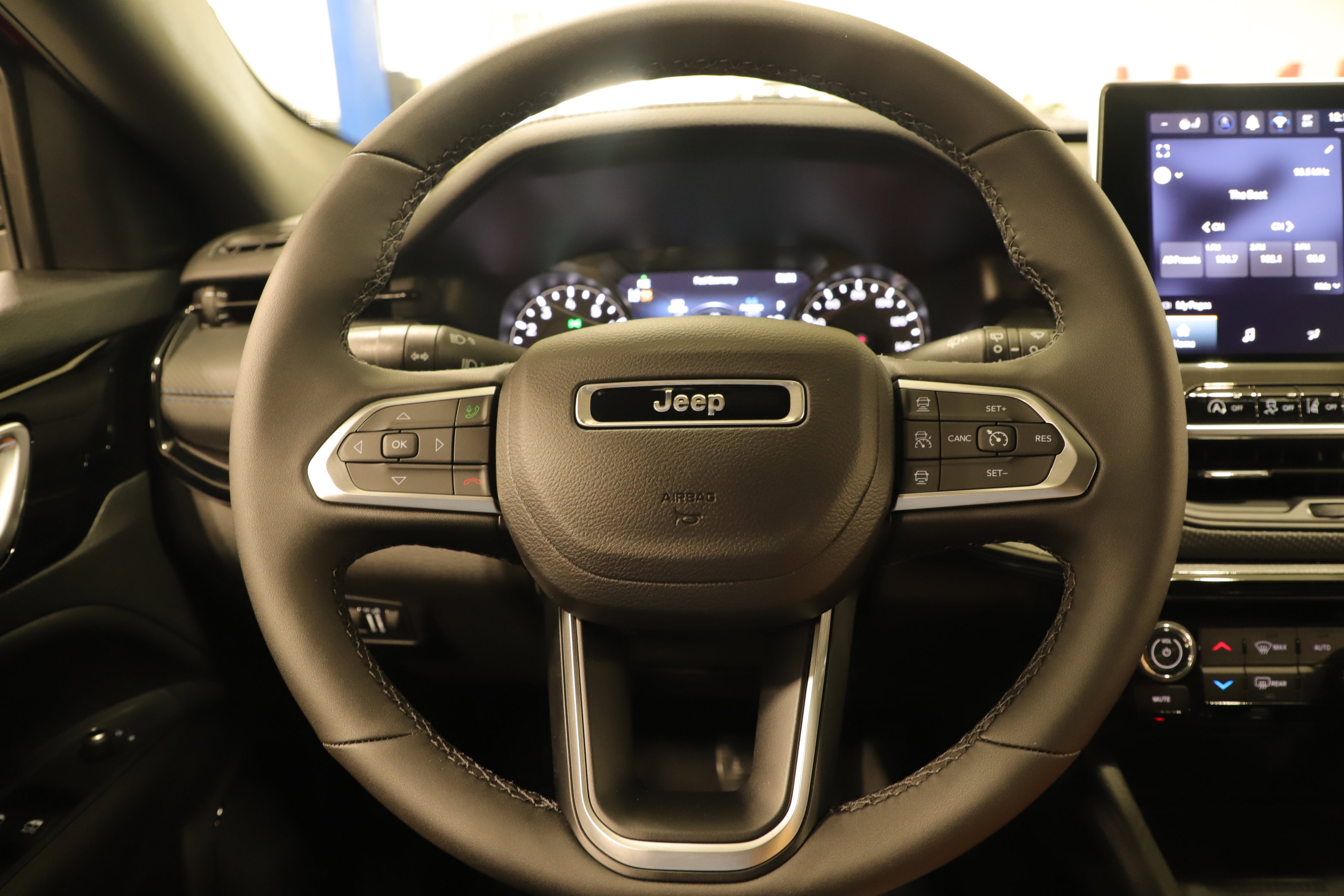 New 2026 Jeep Compass Latitude image 12
