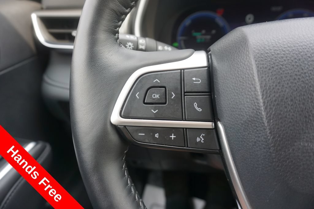 Used 2025 Toyota Highlander Limited AWD/4WD image 4