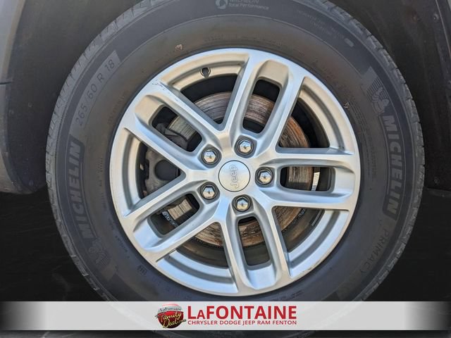 Used 2024 Jeep Grand Cherokee L Laredo AWD/4WD image 32