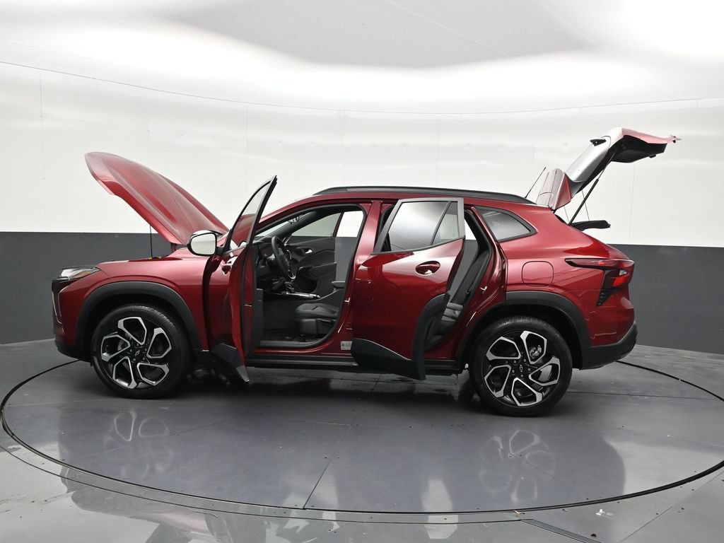 Used 2024 Chevrolet Trax RS FWD image 35