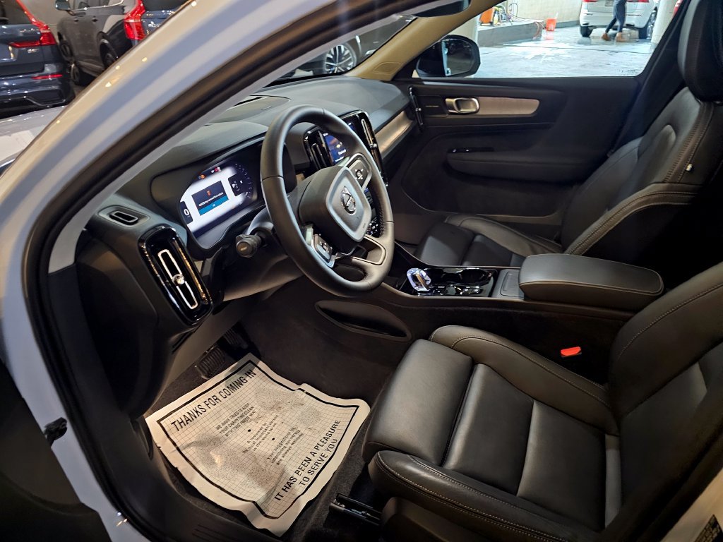 Certified 2025 Volvo XC40 B5 Ultra AWD/4WD image 15