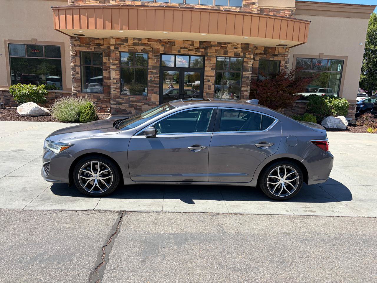 Used 2021 Acura ILX w/ Premium Package FWD image 2
