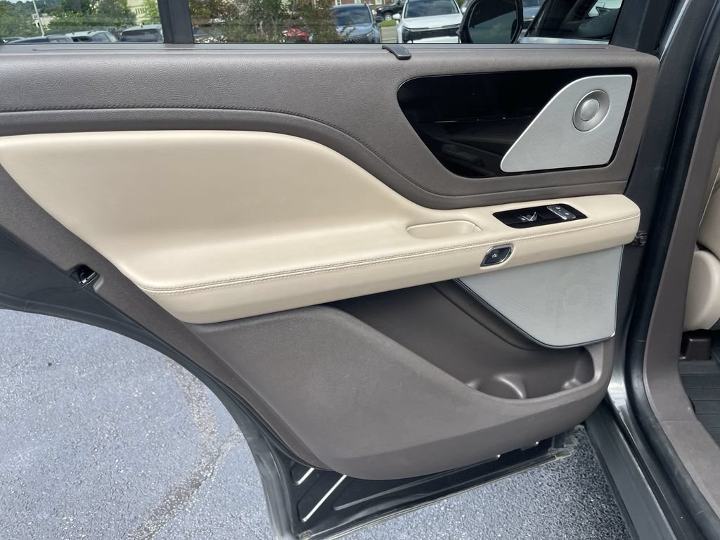 Used 2020 Lincoln Aviator Reserve w/ Equipment Group 202A AWD/4WD image 22