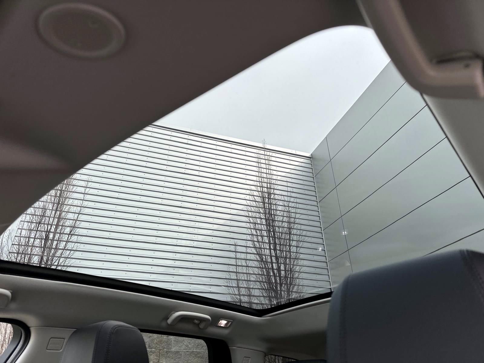 Used 2025 Land Rover Discovery Sport S image 18