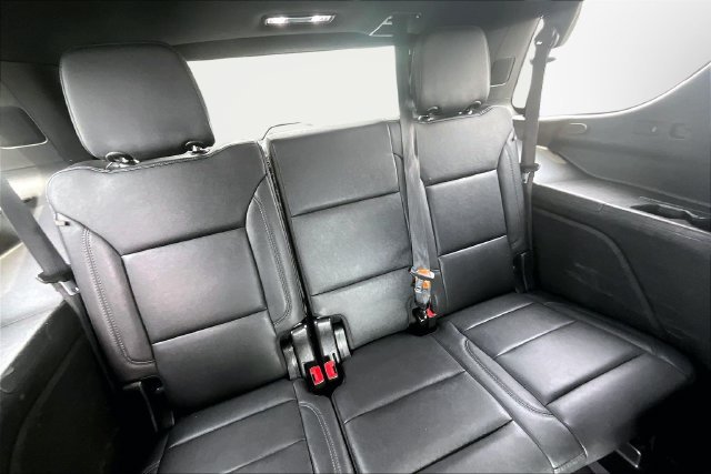Used 2023 Chevrolet Tahoe Z71 w/ Luxury Package AWD/4WD image 28