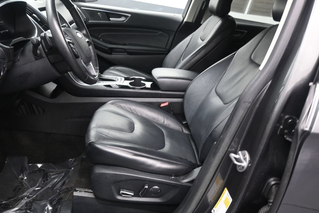 Used 2018 Ford Edge Titanium FWD image 15