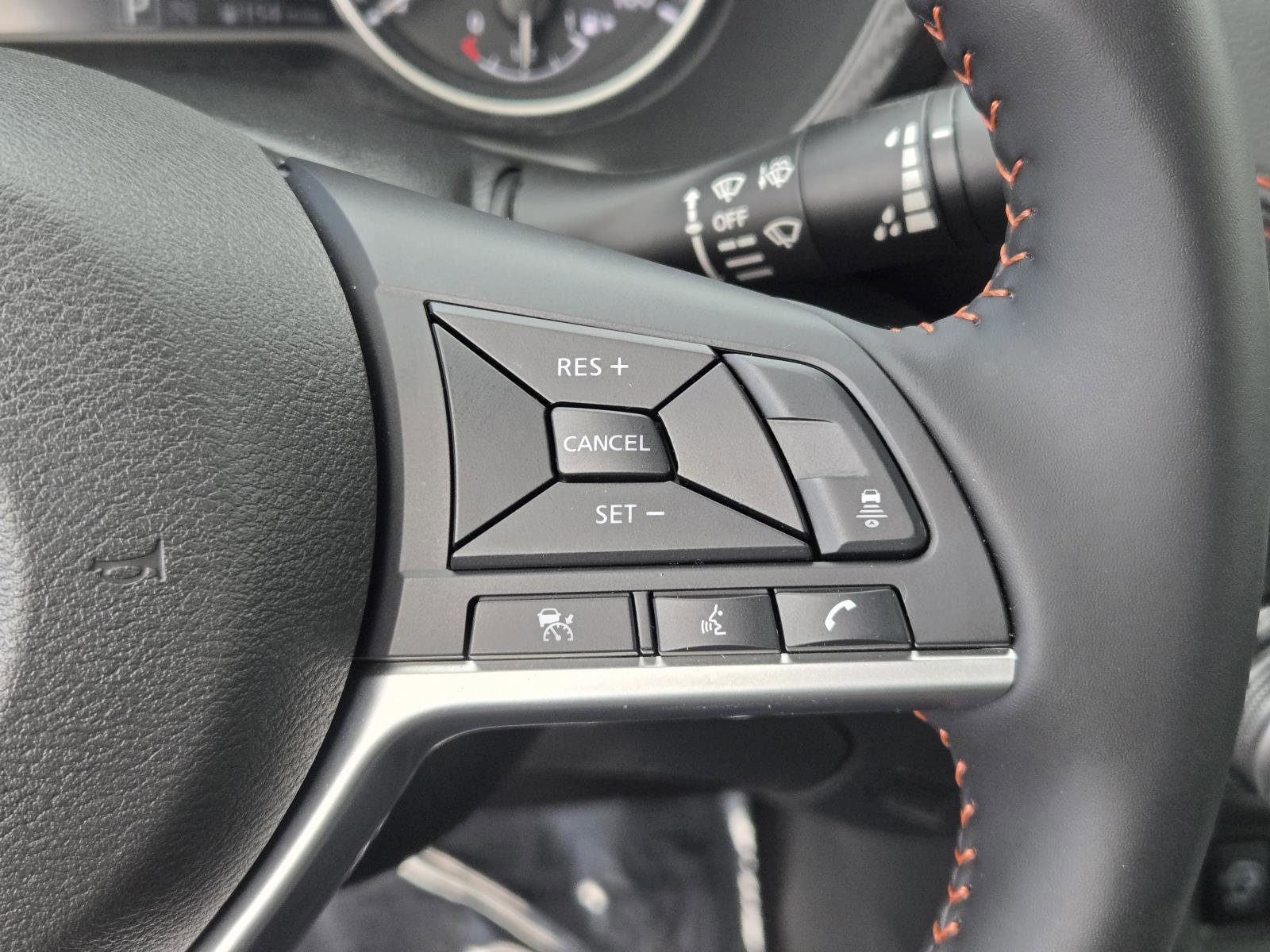 Used 2025 Nissan Sentra SR FWD image 17