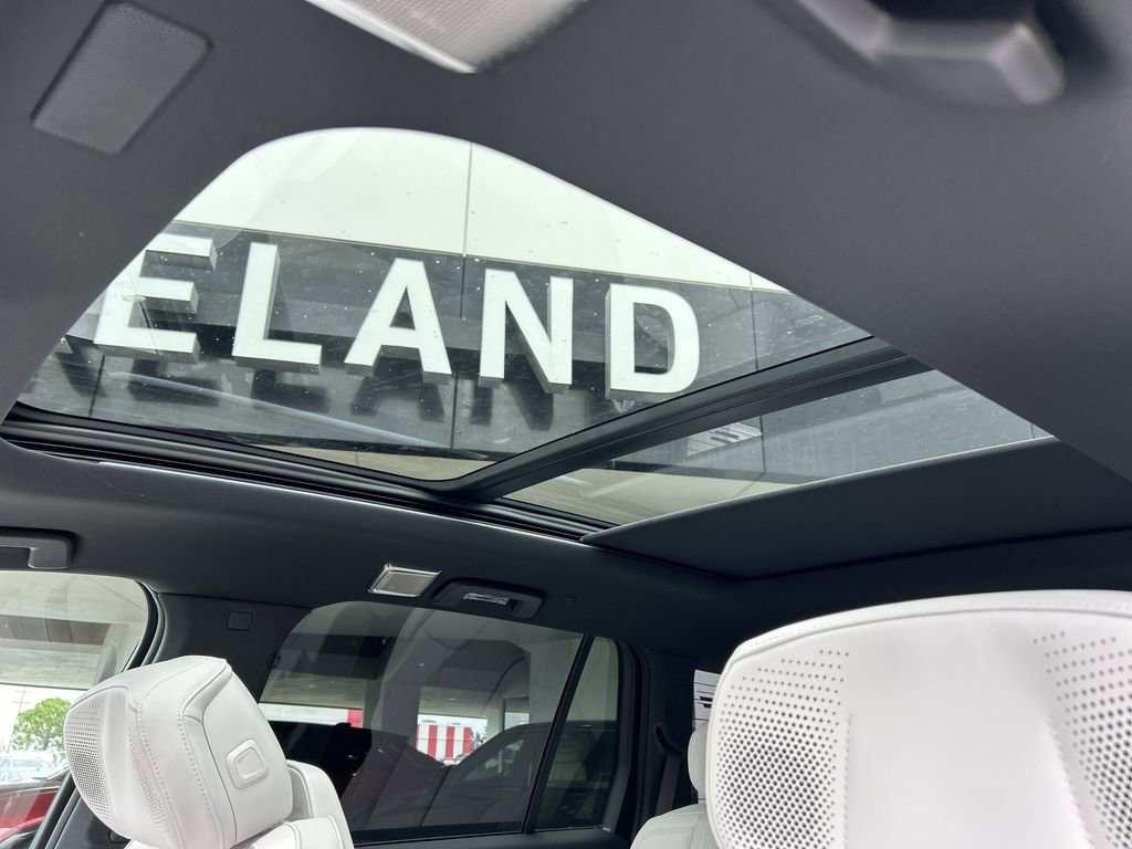 New 2026 Cadillac Vistiq Sport image 24