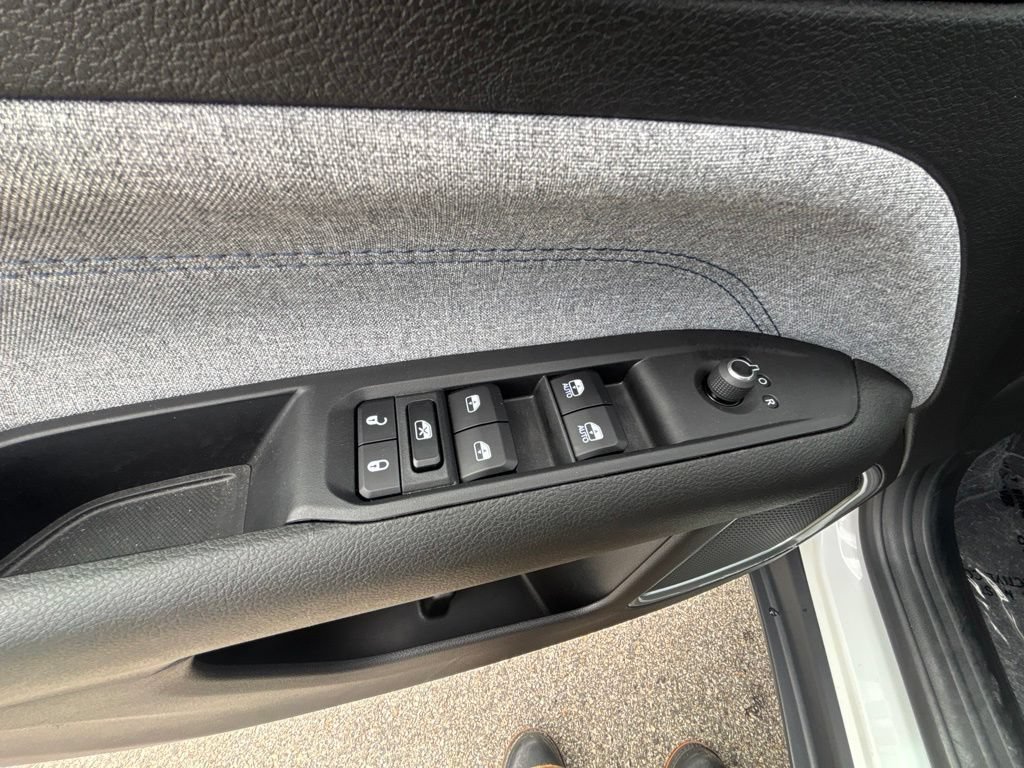 Certified 2024 Jeep Compass Latitude AWD/4WD image 19