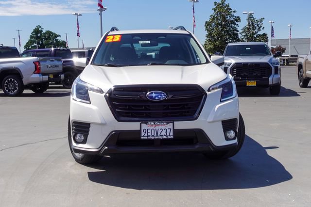 Used 2023 Subaru Forester Premium image 3