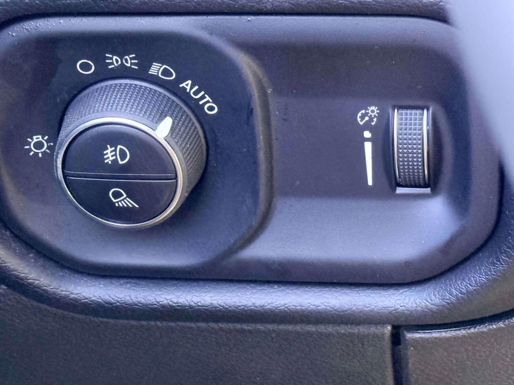 Used 2025 RAM 2500 Big Horn image 17