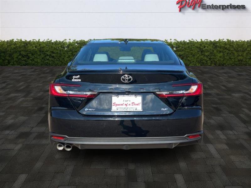 Used 2025 Toyota Camry SE image 8