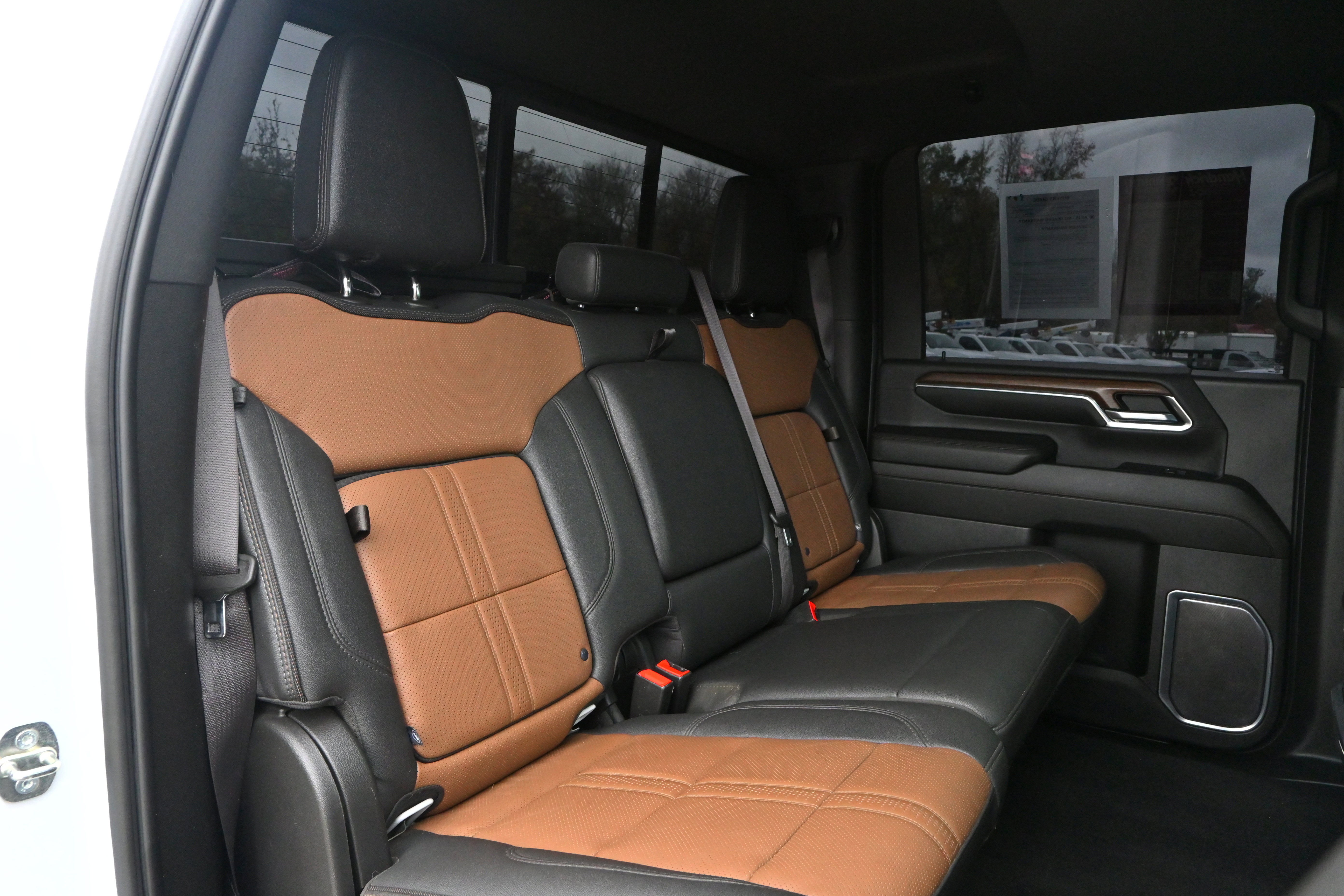 Used 2024 Chevrolet Silverado 2500 High Country w/ High Country Premium Package image 10