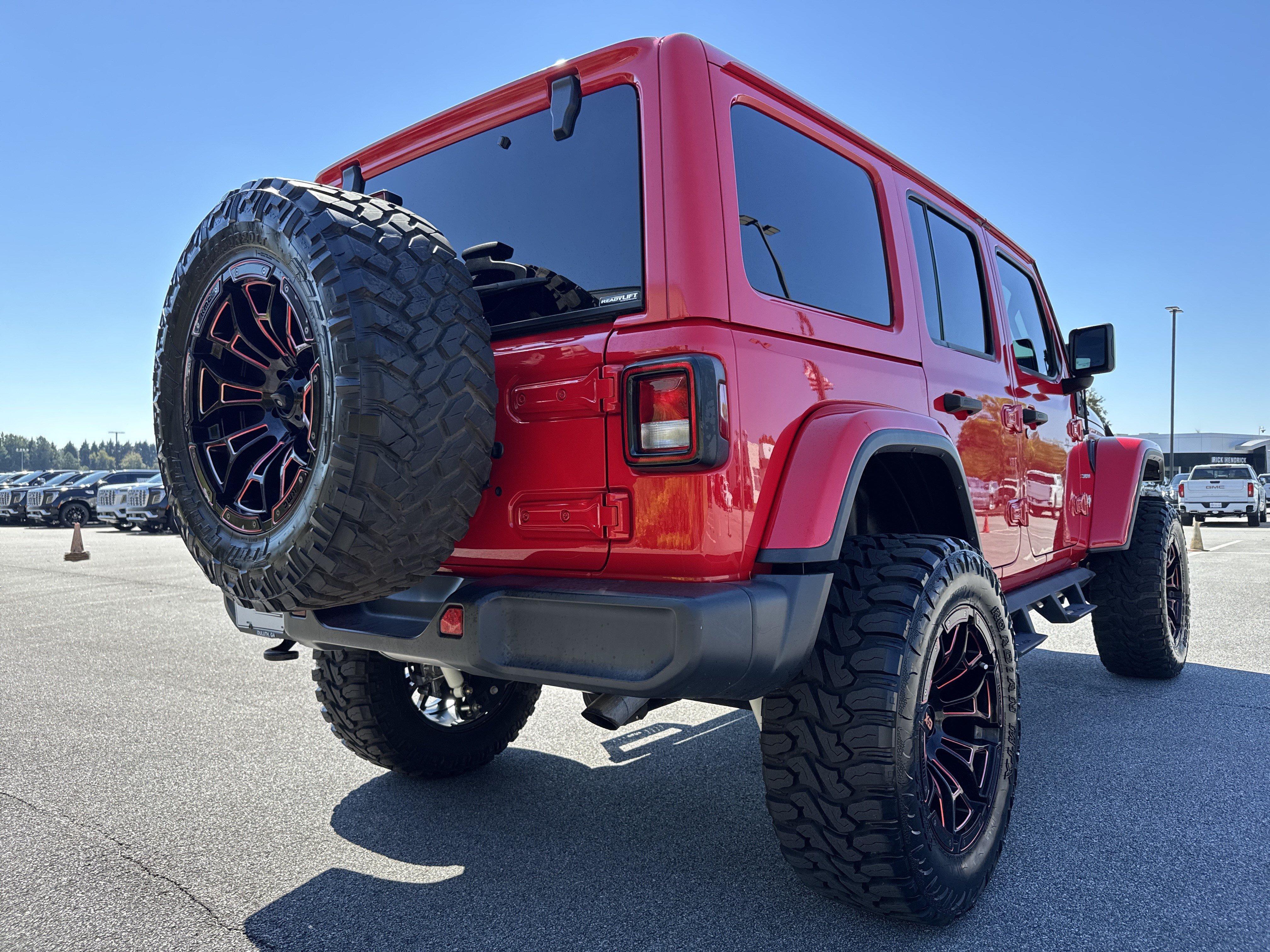 Used 2018 Jeep Wrangler Unlimited Sahara AWD/4WD image 10