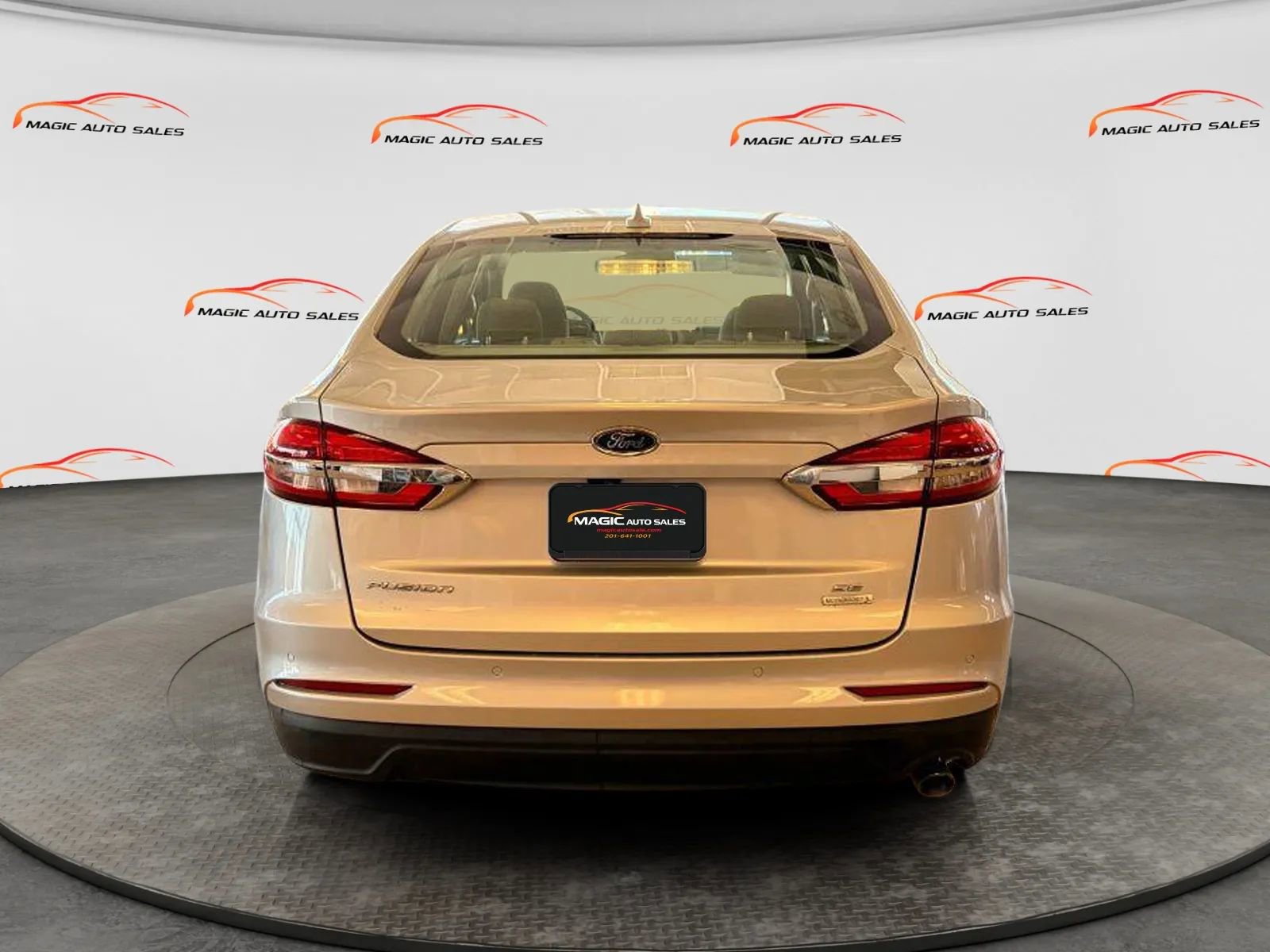 Used 2019 Ford Fusion SE image 6