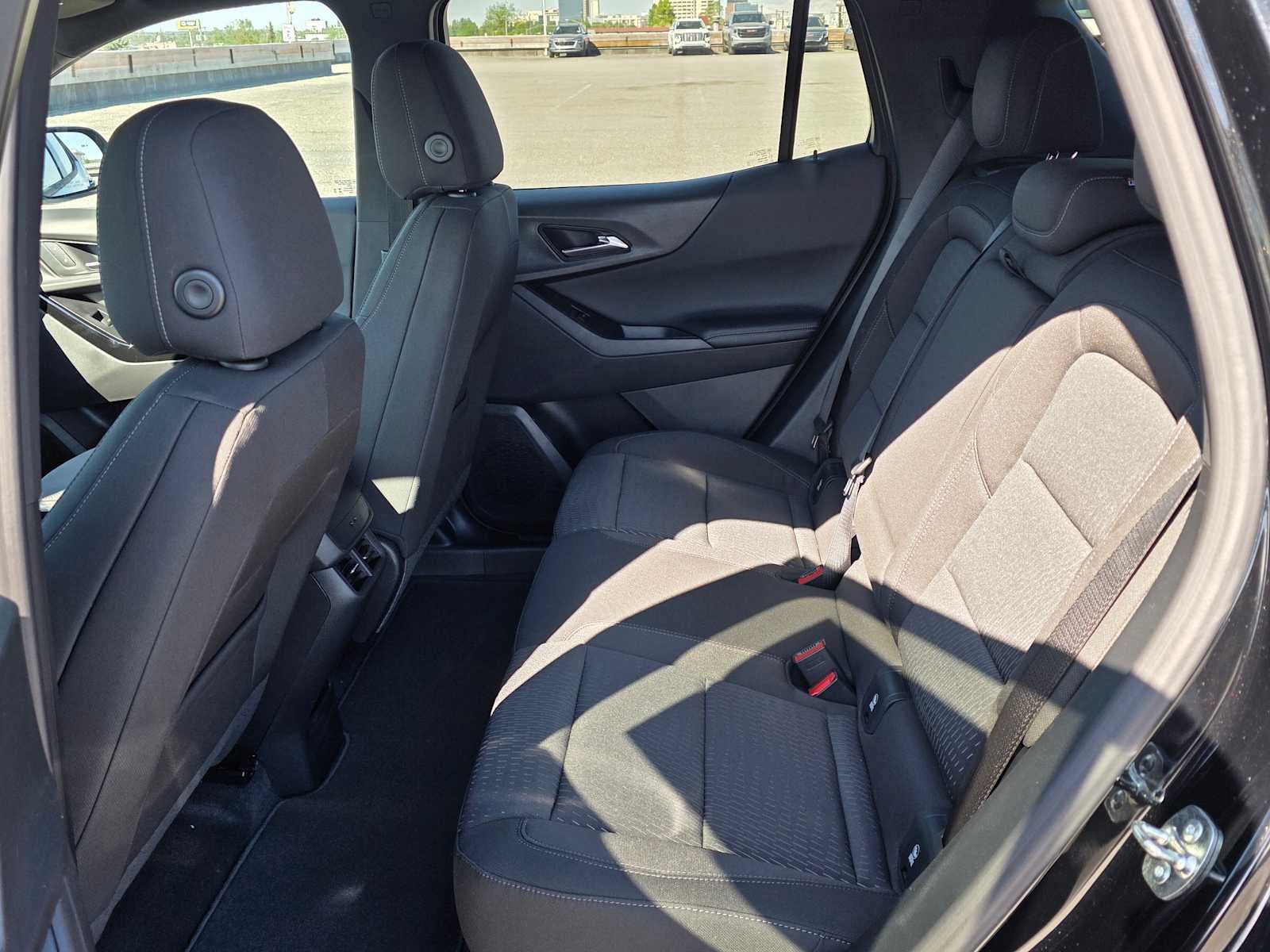 New 2026 Chevrolet Equinox LT w/ Safety and Technology Package AWD/4WD image 15