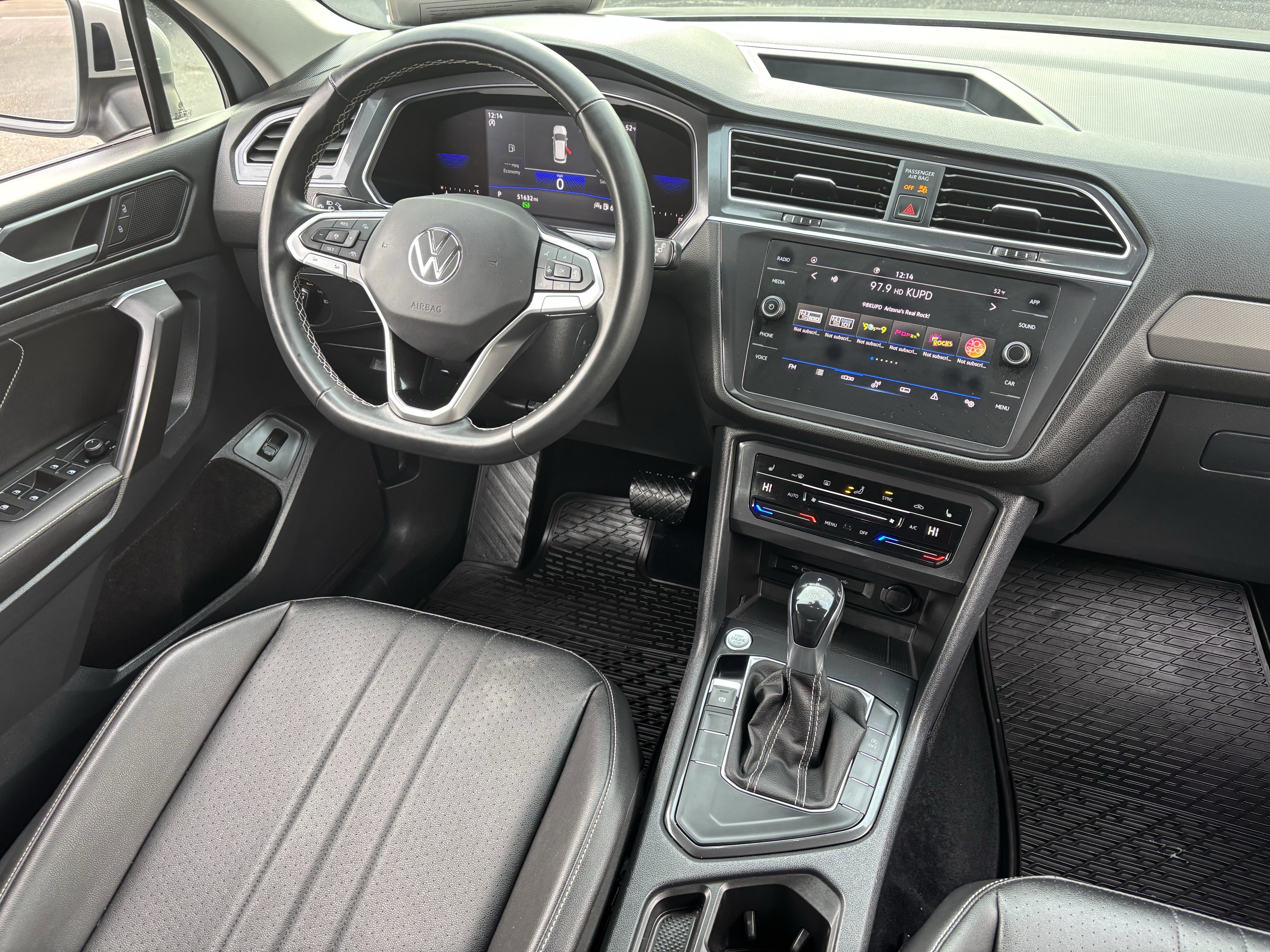 Used 2022 Volkswagen Tiguan SE image 13