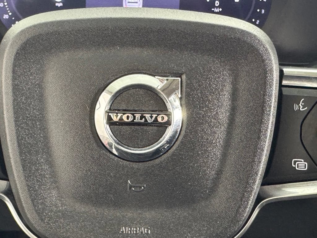 Certified 2023 Volvo XC40 B5 Plus w/ Driver Assist Package AWD/4WD image 31