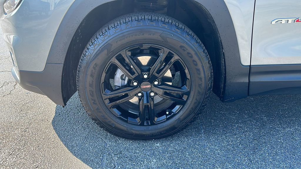 Used 2024 GMC Terrain AT4 image 9