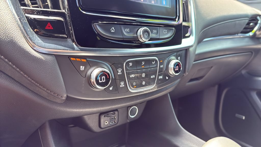 Used 2023 Chevrolet Traverse High Country FWD image 19