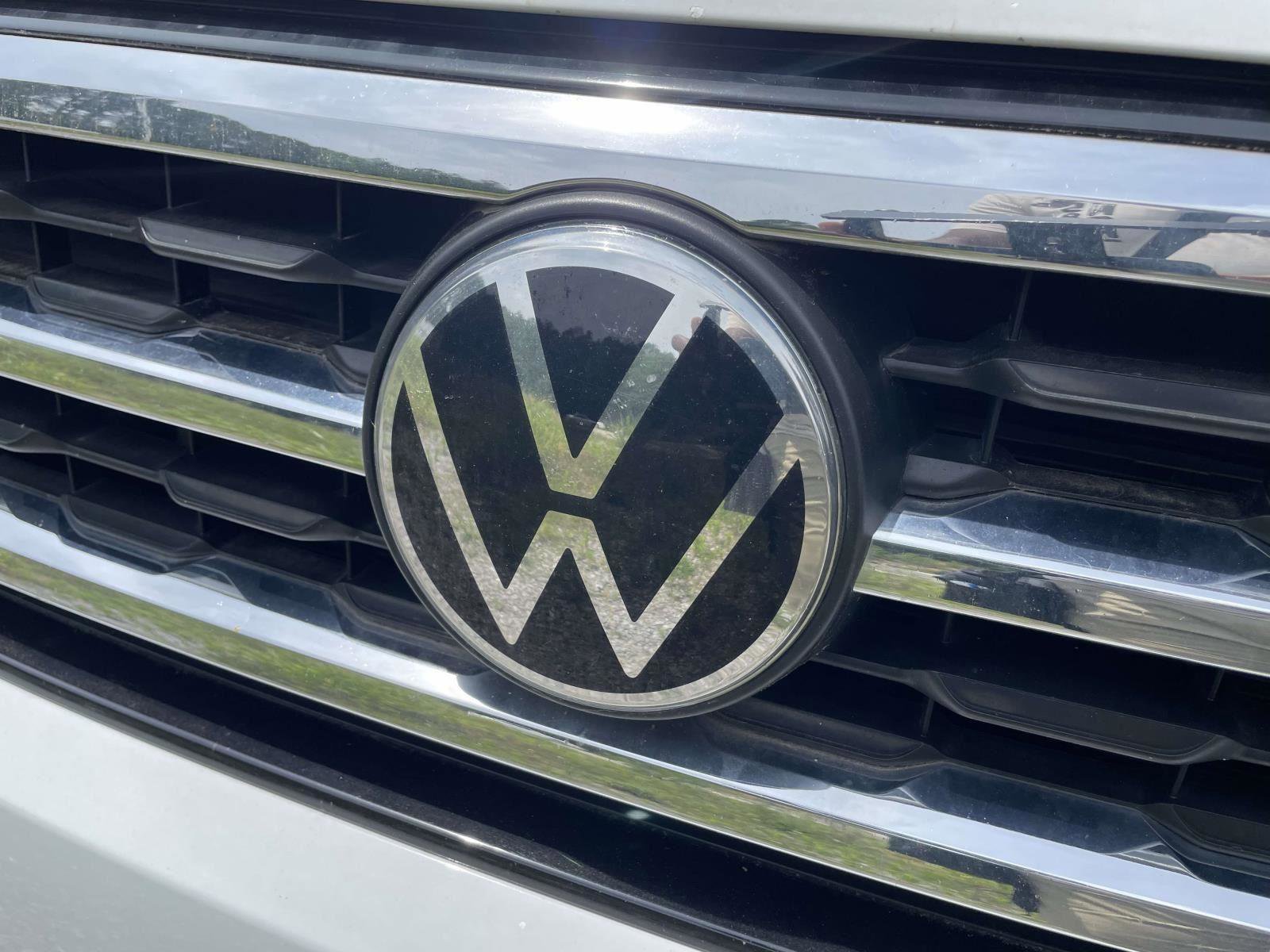 Used 2020 Volkswagen Atlas Cross Sport SEL R-Line FWD image 5