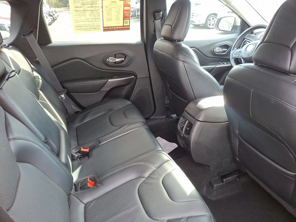 Used 2020 Jeep Cherokee Limited image 15