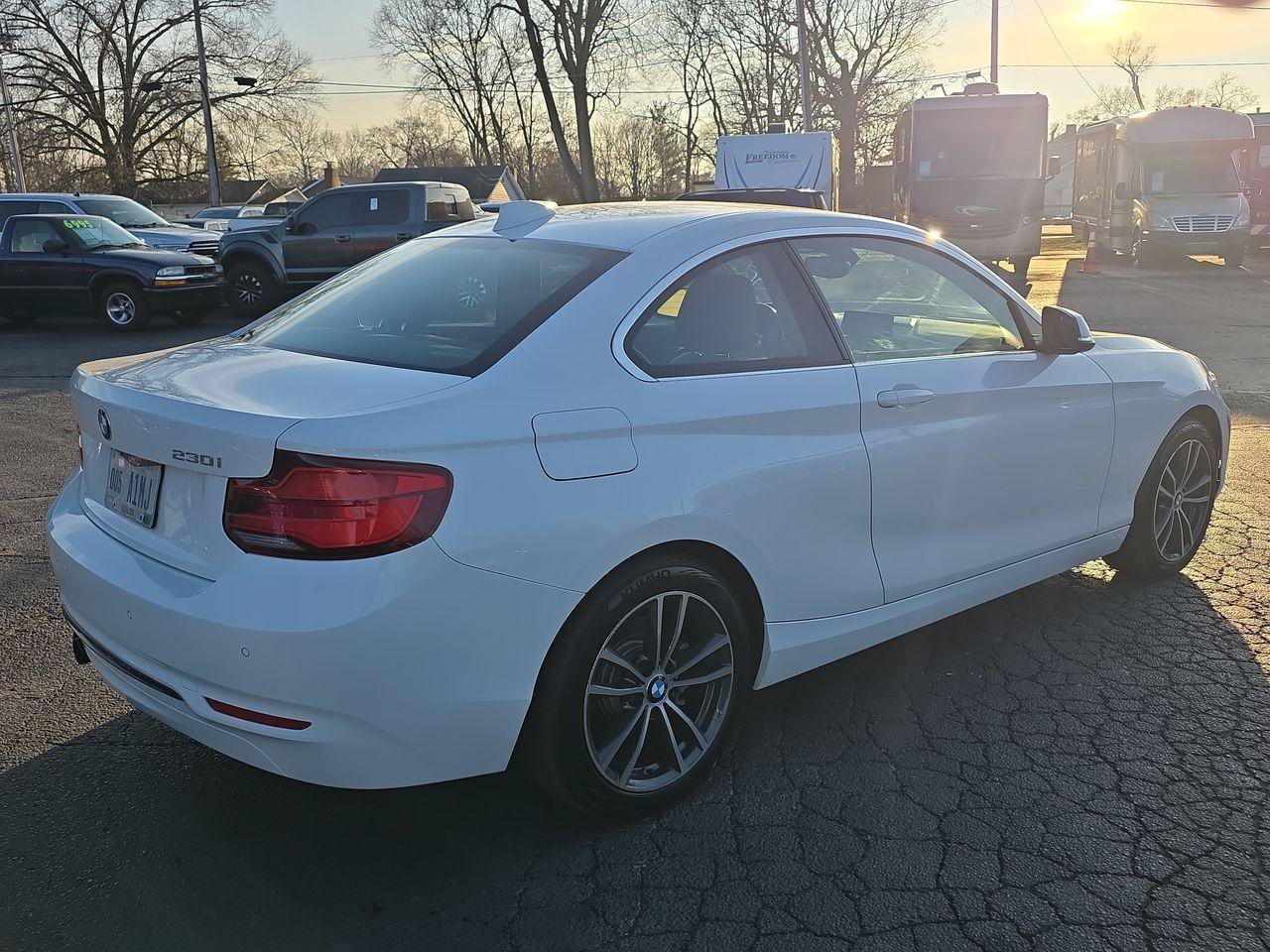 Used 2019 BMW 230i Coupe w/ Premium Package RWD image 2
