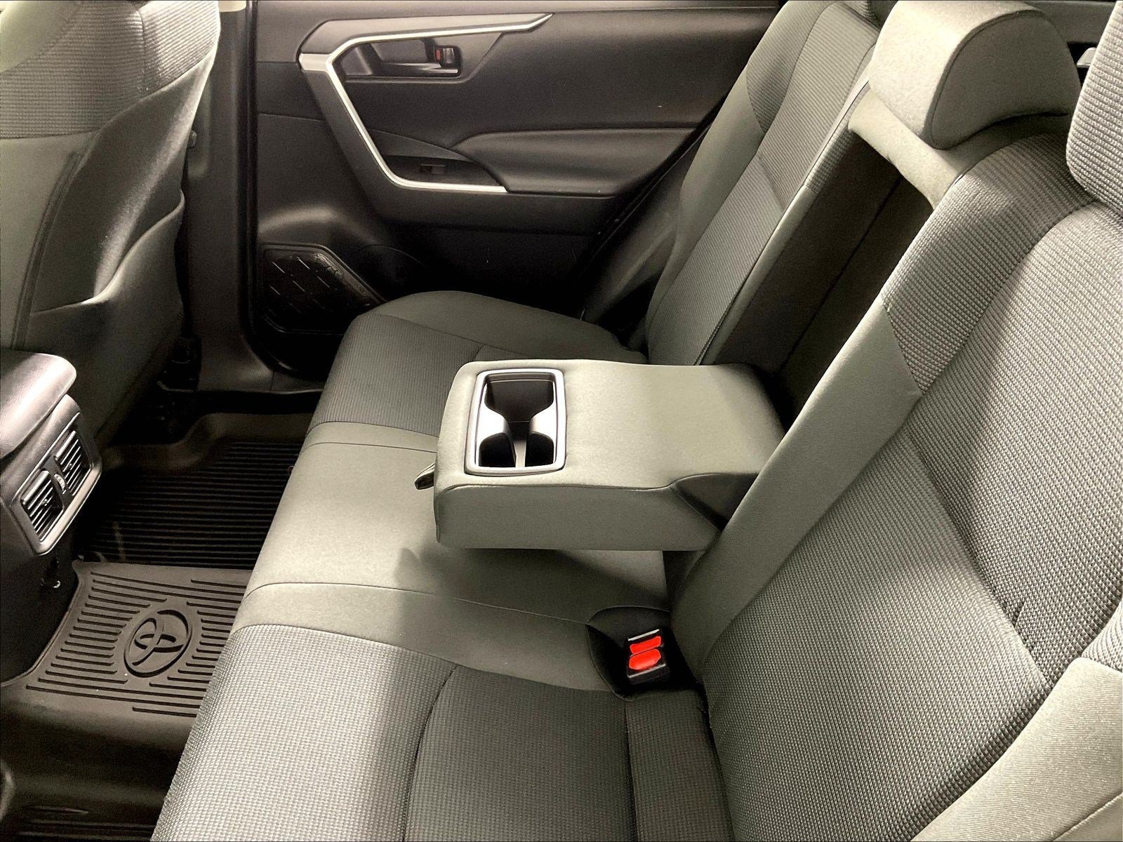 Used 2024 Toyota RAV4 LE AWD/4WD image 36