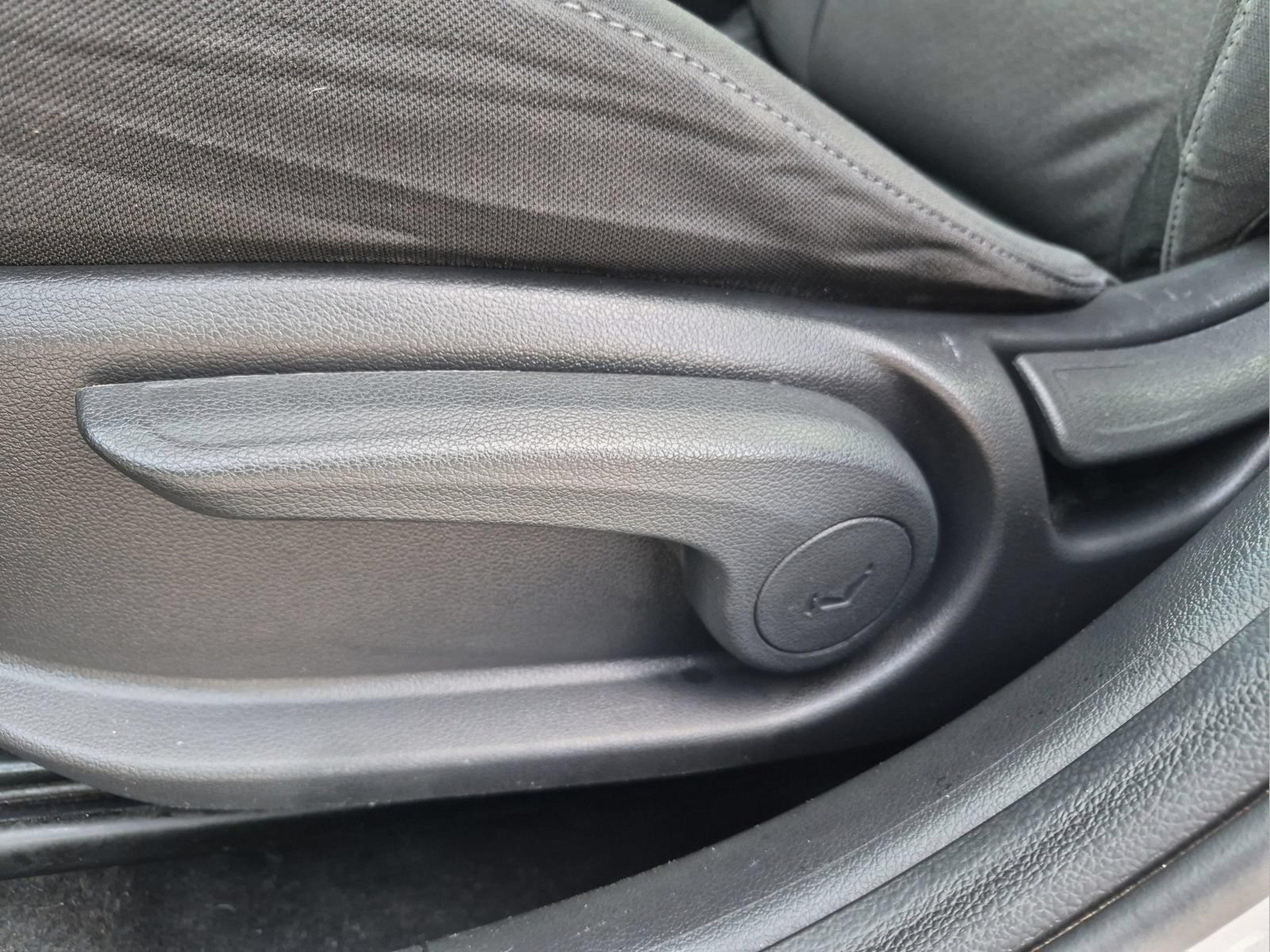 Used 2019 Hyundai Elantra GT FWD image 14