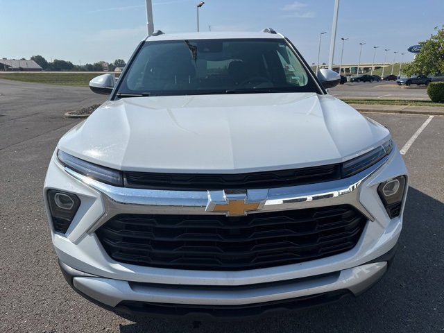 Used 2025 Chevrolet TrailBlazer LT image 2