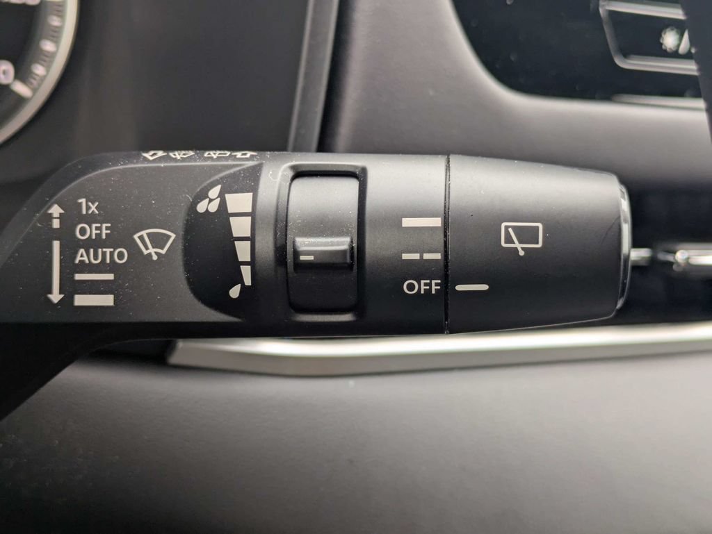 Used 2025 Mitsubishi Outlander SE FWD image 31
