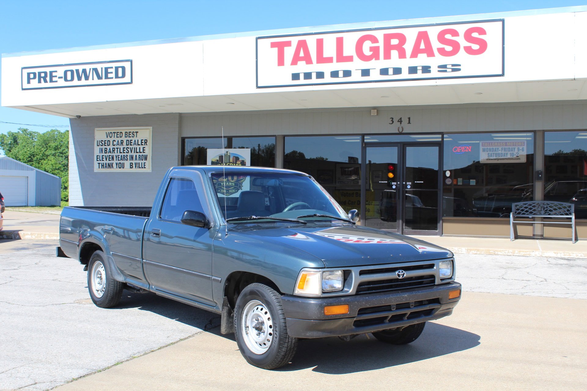 Used 1992 Toyota Pickup Deluxe RWD image 1