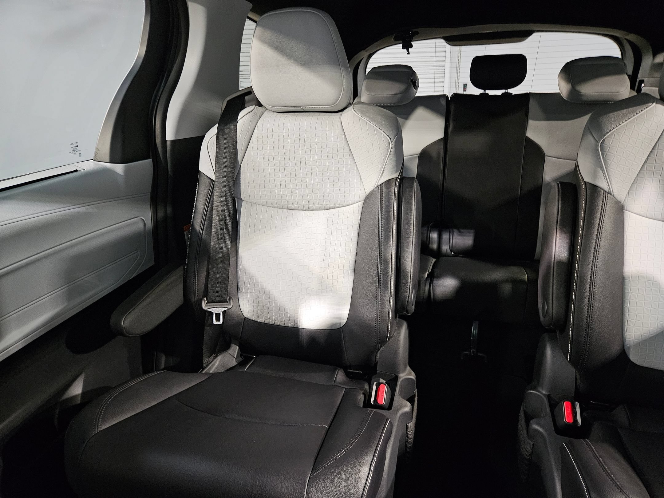 Certified 2025 Toyota Sienna XSE FWD image 12