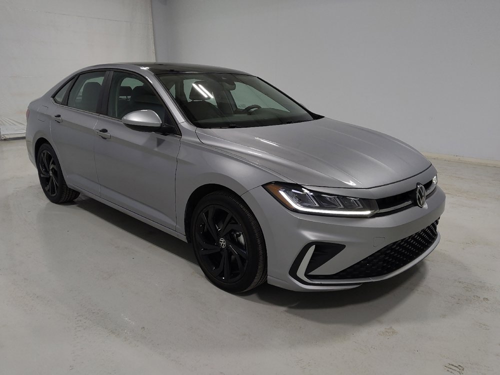 Used 2025 Volkswagen Jetta SE w/ Sunroof Package image 13