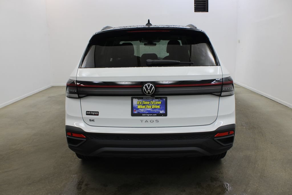 New 2026 Volkswagen Taos SE FWD image 4