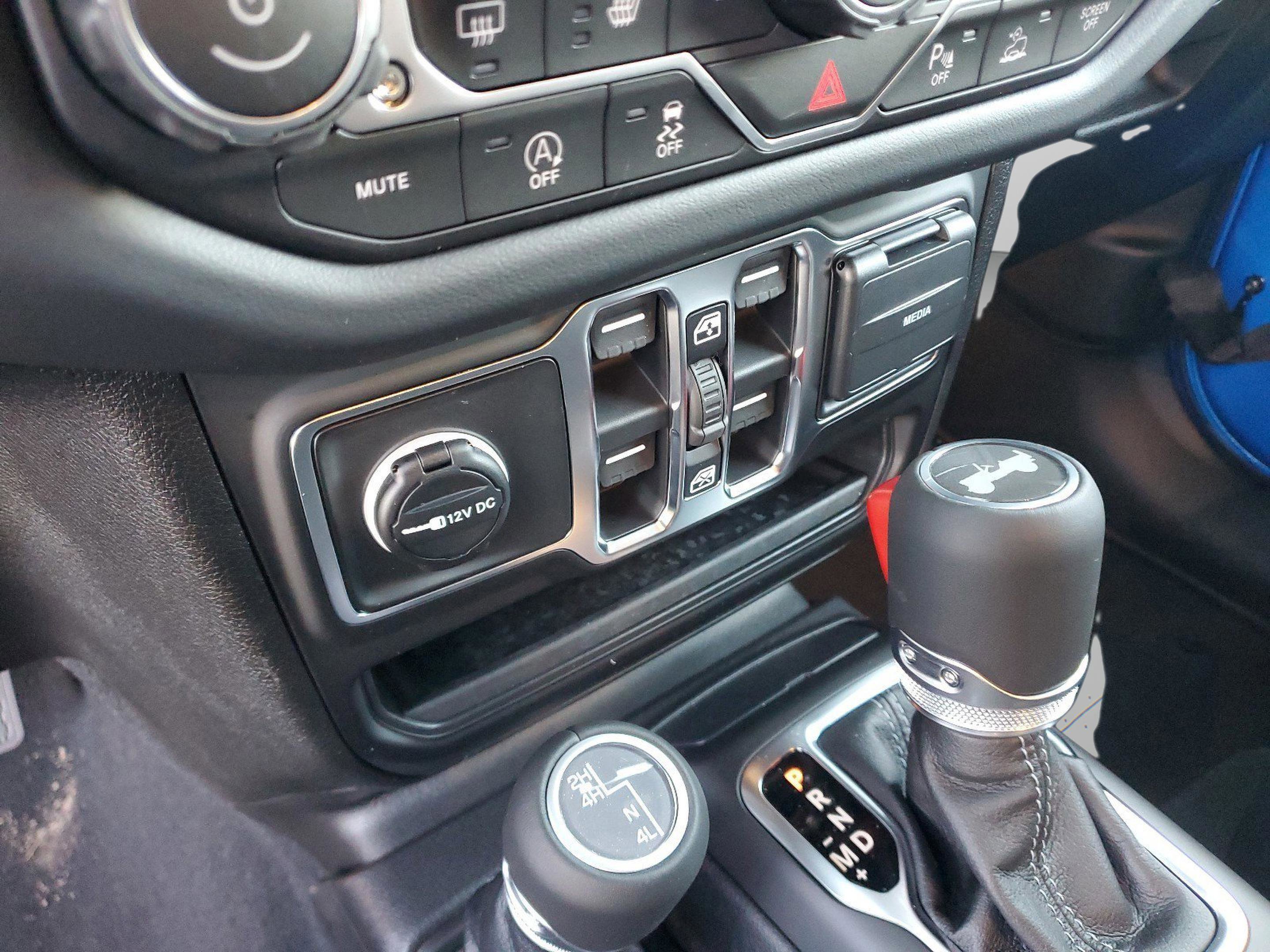 New 2026 Jeep Wrangler Unlimited Sahara AWD/4WD image 29