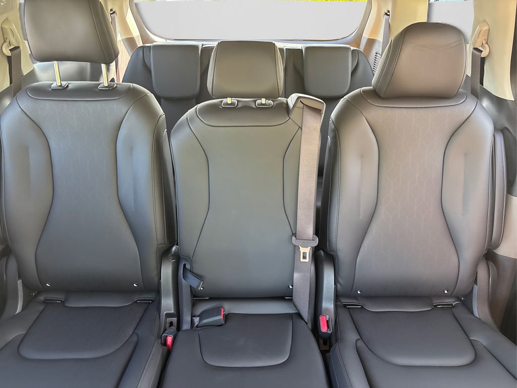 New 2026 Kia Carnival EX image 10