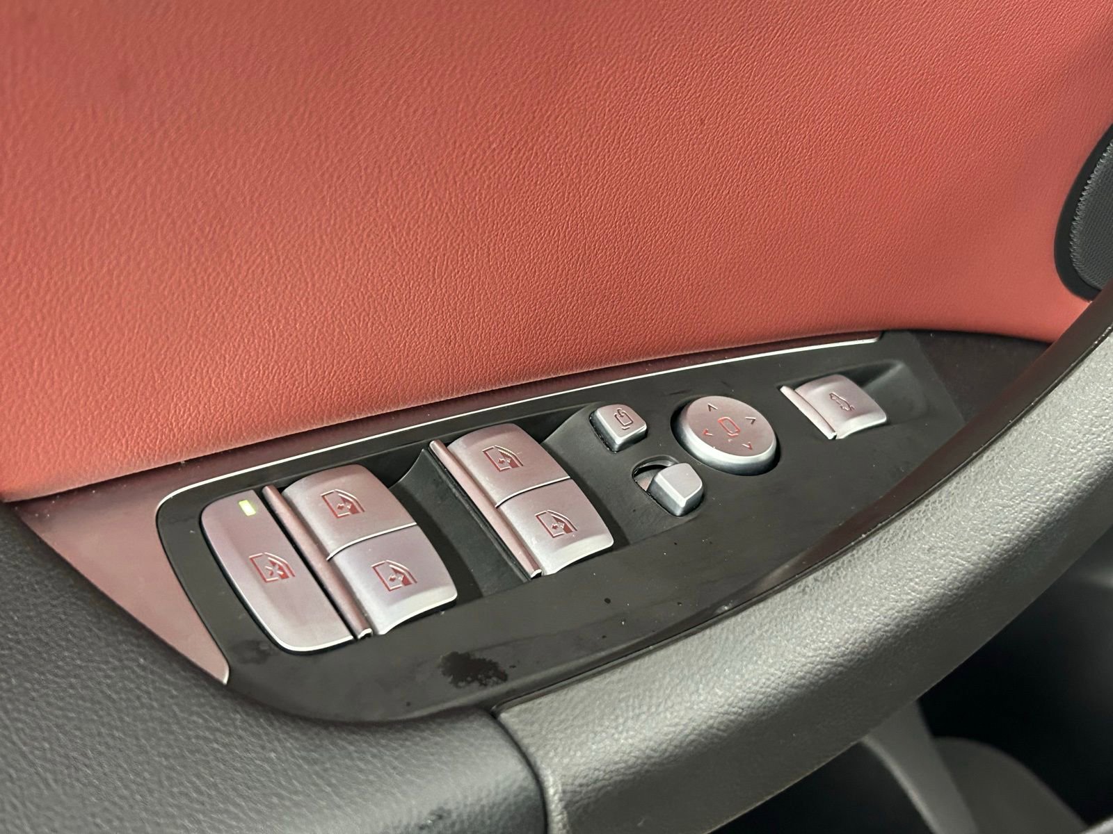 Used 2025 BMW X4 xDrive30i image 26