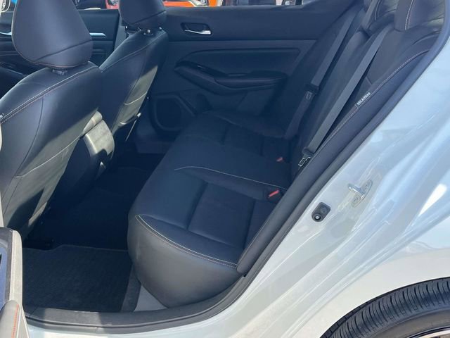 Used 2023 Nissan Altima 2.5 SR w/ SR Premium Package image 16
